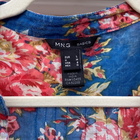 MNG Basics size 8 floral print blue and red blouse3/4 sleeve - Picture 16 of 16